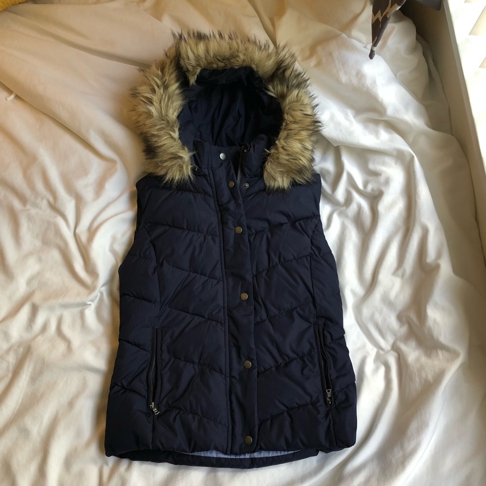 Gap fur-lined hooded puffy vest